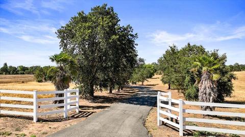 18475 E Stampede Rd, Lodi, CA 95240 photo 4