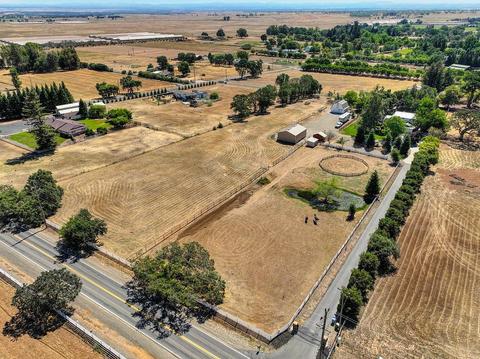 8261 Dillard Rd, Wilton, CA 95693 photo 3