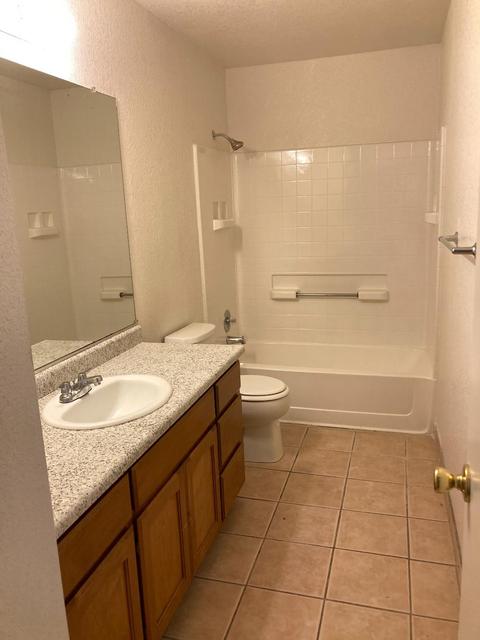 107 Benner Ct, Galt, CA 95632 photo 8