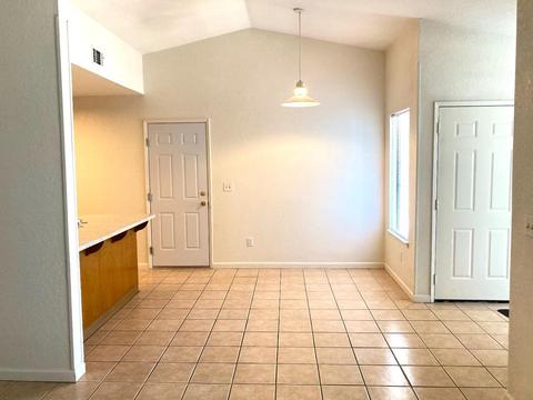 107 Benner Ct, Galt, CA 95632 photo 5