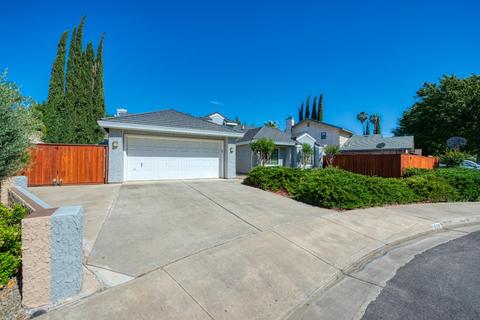 524 Klopping Ct, Patterson, CA 95363 photo 2