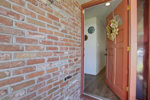 1108 Edgewood Dr, Lodi, CA 95240 photo 2