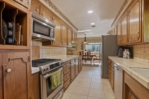 2225 Jackson St, Lodi, CA 95242 photo 5