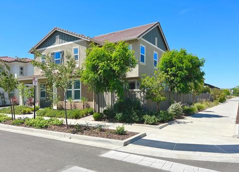 1733 Vine St, Davis, CA 95616 photo 2