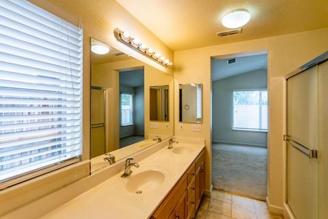 2400 Trellis Ln, Turlock, CA 95382 photo 4