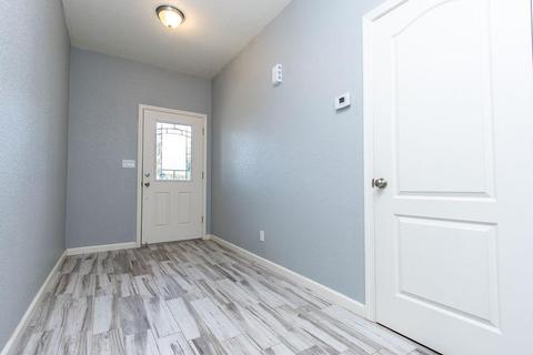 225 E Hawkeye Ave, Turlock, CA 95380 photo 22