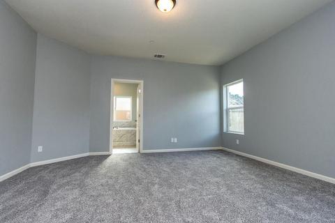 225 E Hawkeye Ave, Turlock, CA 95380 photo 13