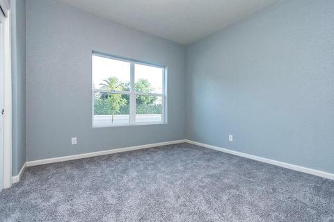 225 E Hawkeye Ave, Turlock, CA 95380 photo 20