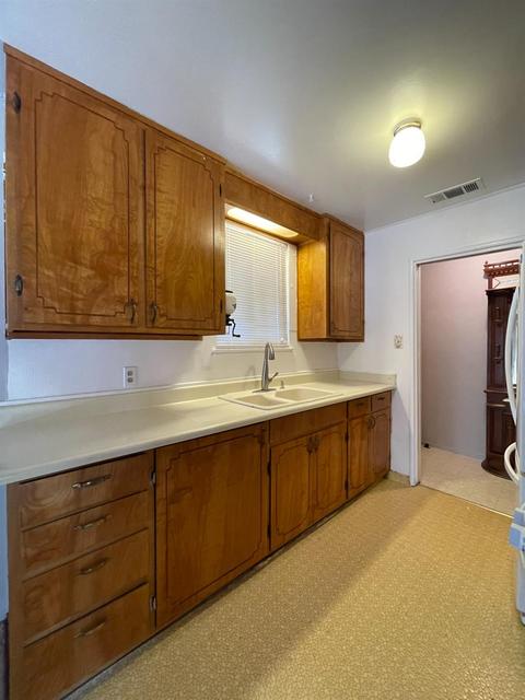 2430 E 8th St, Stockton, CA 95205 photo 10