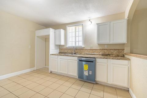 1725 Spokane St, Modesto, CA 95358 photo 9