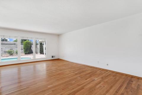 925 Dyer Ln, Modesto, CA 95350 photo 9