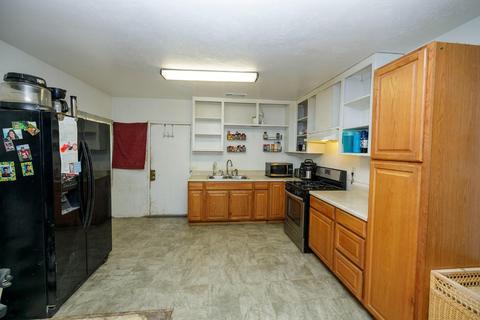 421 Leon, Modesto, CA 95351 photo 11