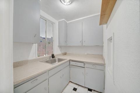 2318 Myrtle St, Oakland, CA 94607 photo 17