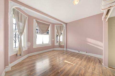 2318 Myrtle St, Oakland, CA 94607 photo 11
