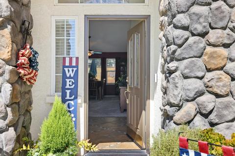 2035 Lauritson Ln, Manteca, CA 95336 photo 3