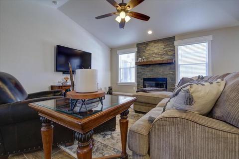 761 Helen Dr, Ripon, CA 95366 photo 4