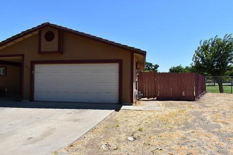 1817 Amber Ct, Merced, CA 95341 photo 2
