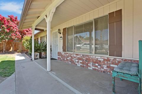 2304 Denny Ct, Ceres, CA 95307 photo 4