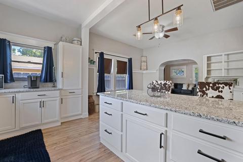 902 Tully Rd, Modesto, CA 95350 photo 2