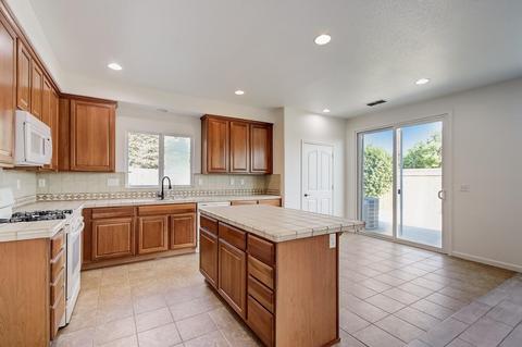 1776 Barney Ave, Olivehurst, CA 95961 photo 4