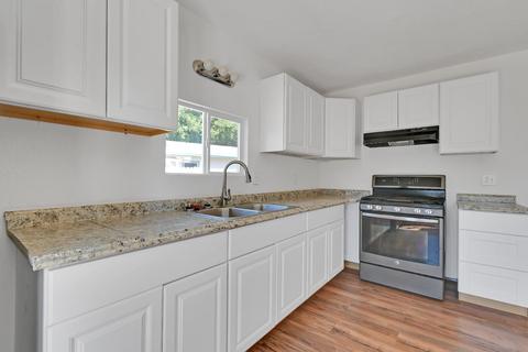 1884 Meadow Ct, Olivehurst, CA 95961 photo 11