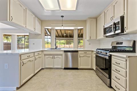 1675 Freedom Ct, Turlock, CA 95382 photo 10