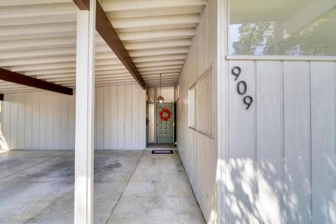 909 Fordham Dr, Davis, CA 95616 photo 2