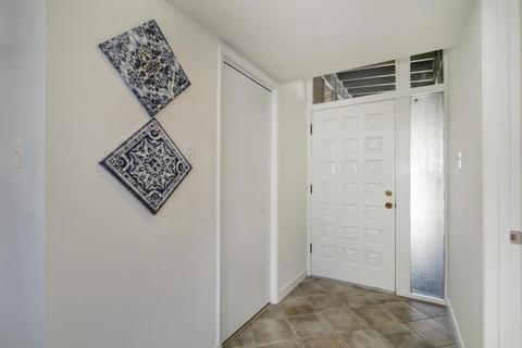 909 Fordham Dr, Davis, CA 95616 photo 3