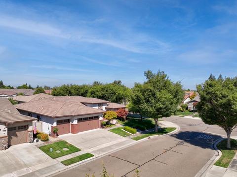 2489 Gardenstone, Manteca, CA 95336 photo 3