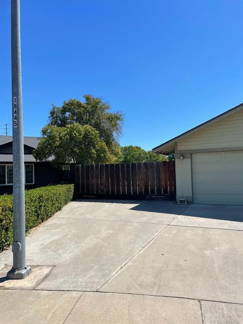 3832 Wild Palms Dr, Modesto, CA 95355 photo 2