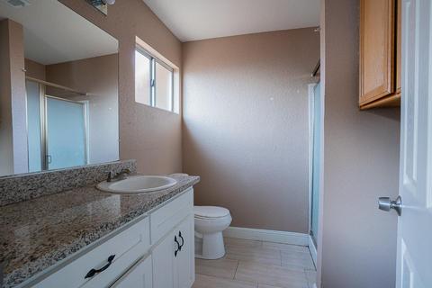 5121 Bloomfield Dr, Keyes, CA 95328 photo 11