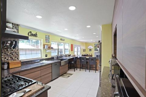 144 Carmel Way, Tracy, CA 95376 photo 8