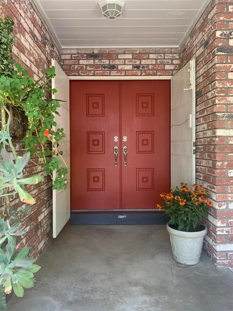 106 Clover Ln, Modesto, CA 95351 photo 2