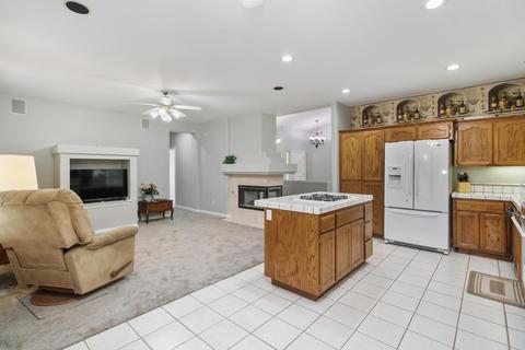 870 Lariat Loop, Galt, CA 95632 photo 4