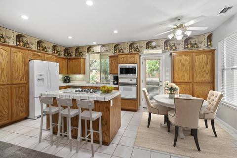 870 Lariat Loop, Galt, CA 95632 photo 3