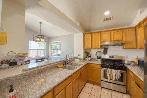 1216 Vintner Ln, Modesto, CA 95358 photo 4
