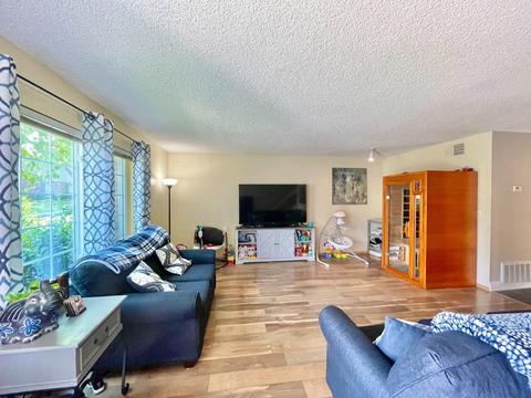 3913 Oak Villa Cir, Carmichael, CA 95608 photo 5