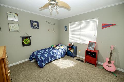 580 Fullerton, Turlock, CA 95382 photo 35