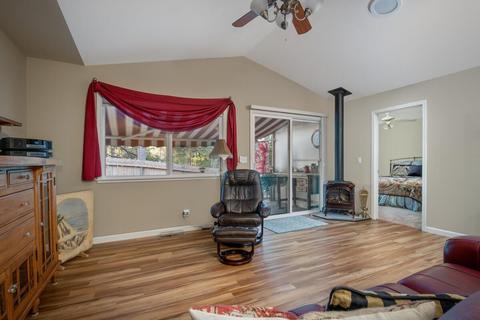 226 Elysian Pl, Grass Valley, CA 95945 photo 9