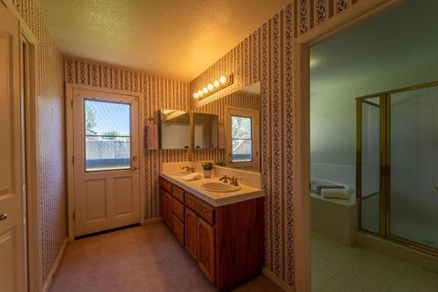 812 E Milgeo Ave, Ripon, CA 95366 photo 28