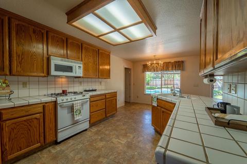 812 E Milgeo Ave, Ripon, CA 95366 photo 17