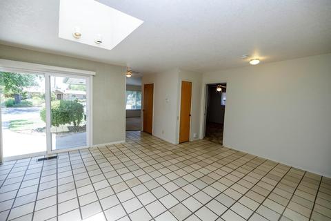 1221 Chehalem Dr, Modesto, CA 95350 photo 14
