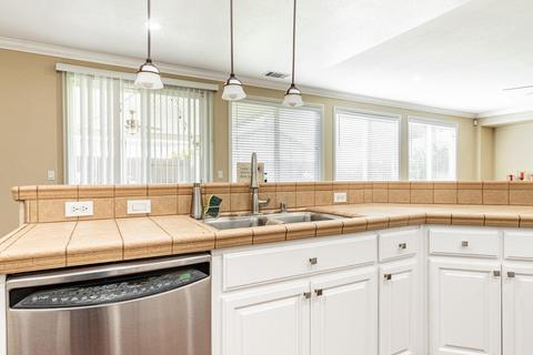 3025 Knightsbridge Ct, Modesto, CA 95355 photo 12
