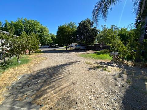 942 W 11th St, Merced, CA 95341 photo 5