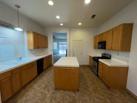 623 Pine Creek Ln, Patterson, CA 95363 photo 5