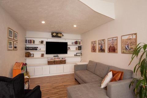 2101 Gordon Ave, Modesto, CA 95350 photo 14