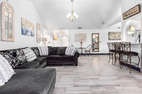 1725 Napa Ct, Modesto, CA 95351 photo 5