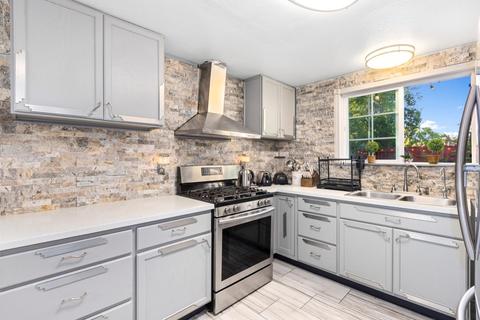 1725 Napa Ct, Modesto, CA 95351 photo 10