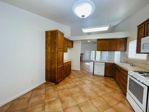 1205 Crater Ave, Modesto, CA 95351 photo 10