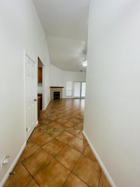 1205 Crater Ave, Modesto, CA 95351 photo 3